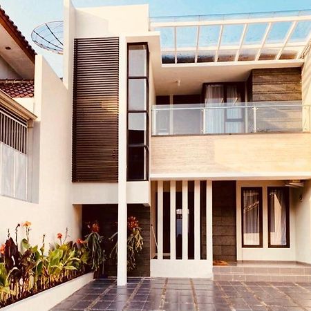 Platinum Setrasari Guest House 5Br Private Pool Bandung Zewnętrze zdjęcie